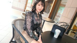 SIRO-5273 【訳ありな人妻】「騎乗位のとき、自ら動くタイプです。。。」気持ち良いところを探しては、無心に
