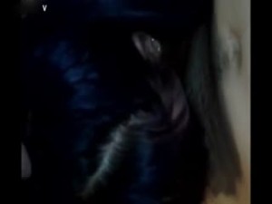 卫生间啪啪样子挺可爱的小骚妹鸡巴尿射她脸上