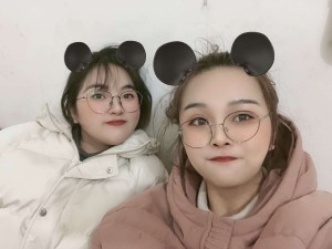 MGXL为人师婊白白胖胖可可爱爱带个眼镜原来是个婊子